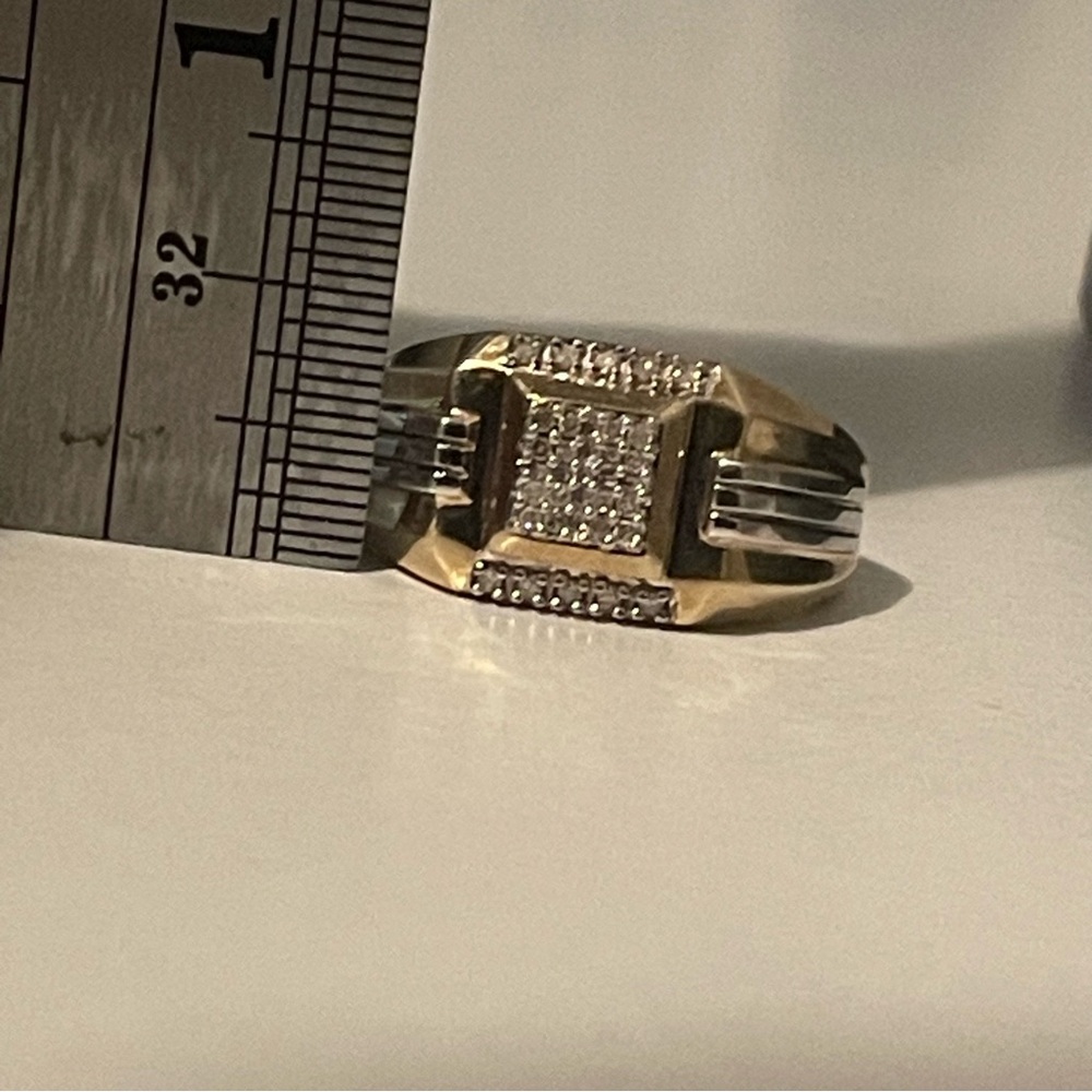 Size10 10k mens solid gold ring with unknown gemstones